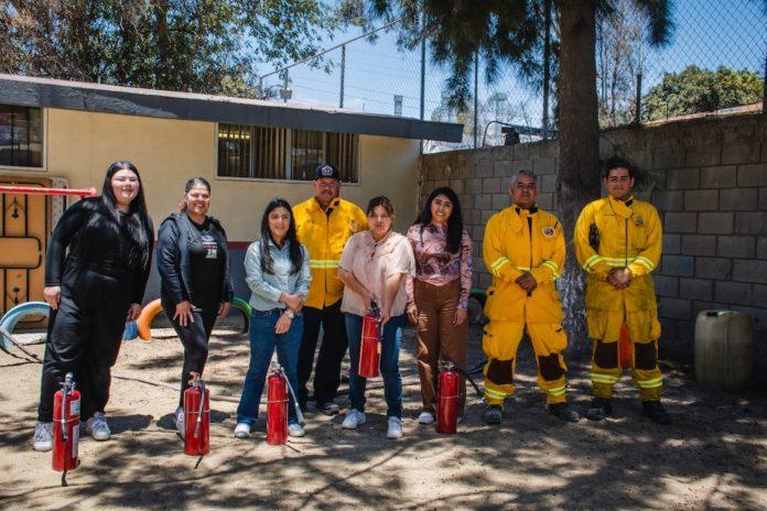 CAPACITAN BOMBEROS DE TIJUANA A DOCENTES DE ESCUELAS MUNICIPALES. lasnoticias.info