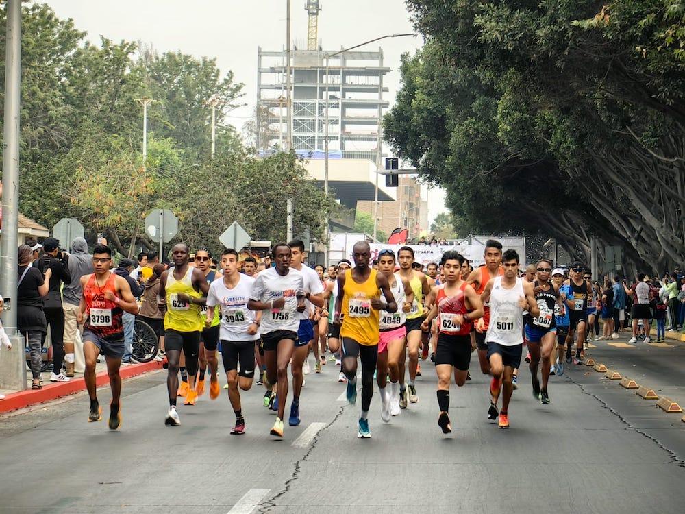TRIUNFAN AKOR Y KENISI EN 28 MEDIO MARATÓN INTERNACIONAL DE TIJUANA. lasnoticias.info