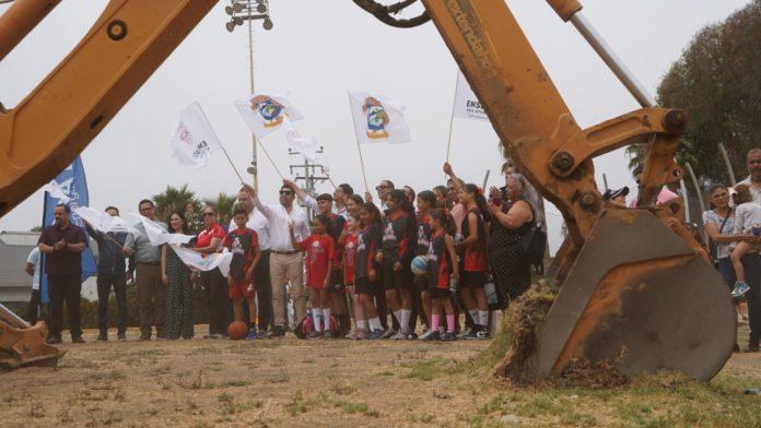 ARRANCAN GOBIERNO DE ENSENADA Y ECA LNG EMPASTADO DE CANCHAS DE FUTBOL; INVERSIÓN DE 4.9 MDP. lasnoticias.info