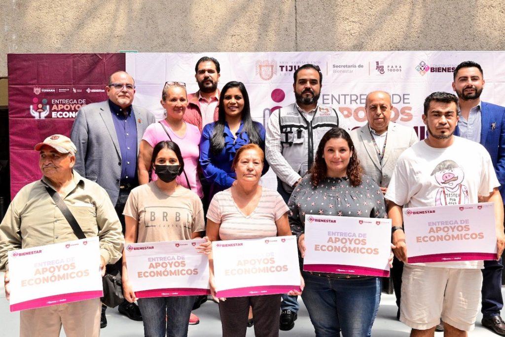 MONTSERRAT CABALLERO ENTREGA APOYOS ECONÓMICOS A 150 FAMILIAS TIJUANENSES. lasnoticias.info