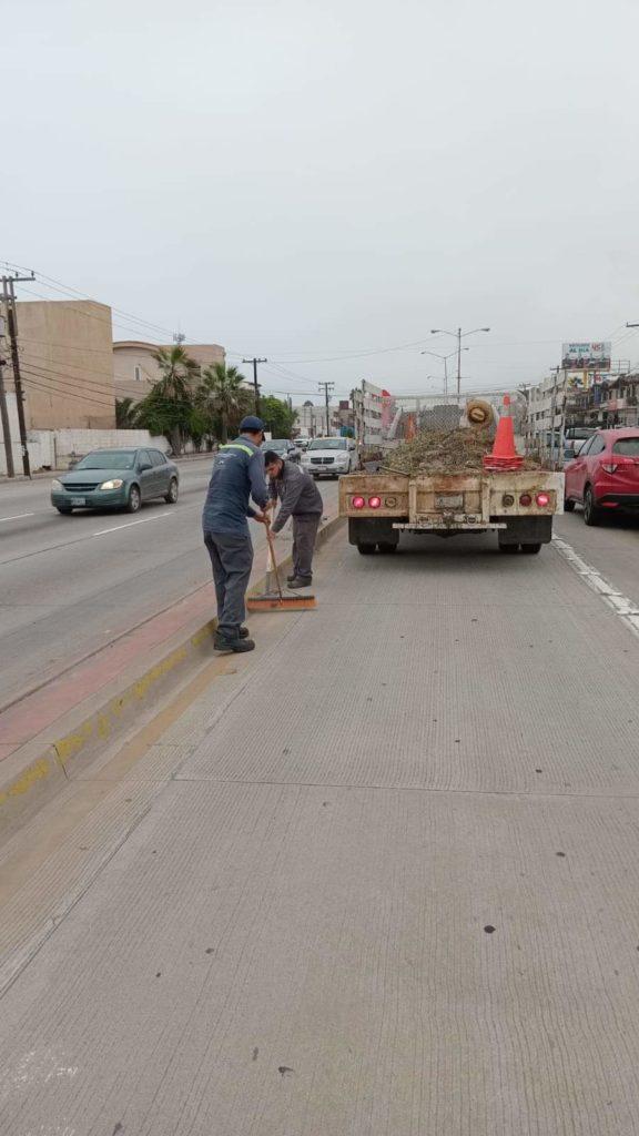 Fortalece Gobierno Municipal labores de limpieza en vialidades de la Zona Centro. lasnoticias.info