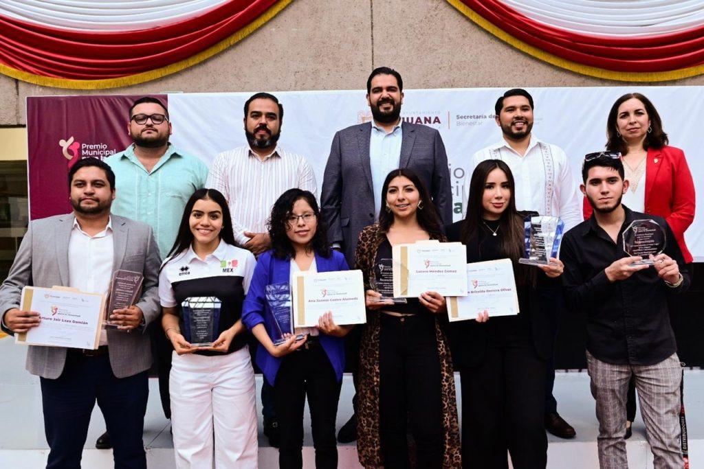 ENTREGA GOBIERNO DE MONTSERRAT CABALLERO PREMIO MUNICIPAL PARA LA JUVENTUD. lasnoticias.info