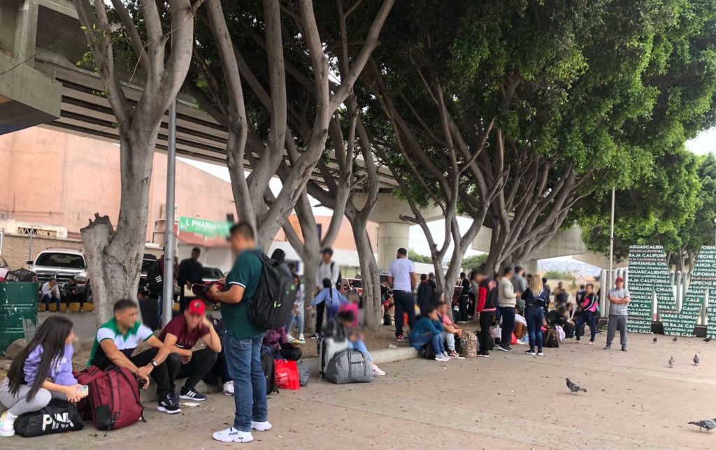 ESPERA AYUNTAMIENTO DE TIJUANA TRATO HUMANO A MIGRANTES RETORNADOS DE EU A LUGARES DE ORIGEN. lasnoticias.info