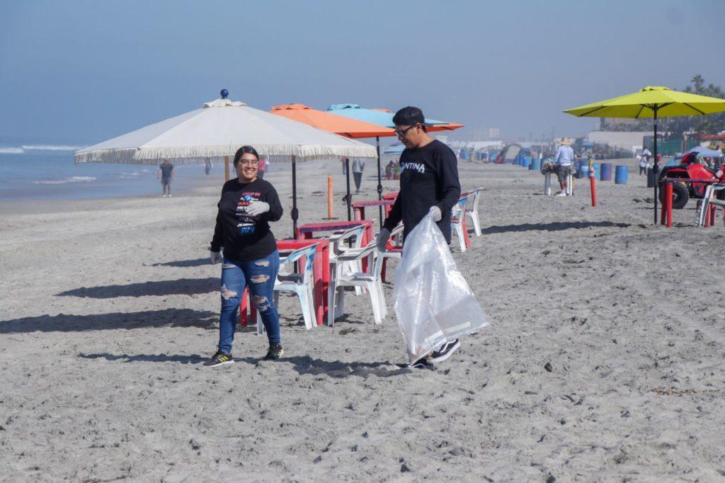 Participa Gobierno de Rosarito en campaña ‘Limpieza de Playa’ junto con Baja Beach Fest y Proyecto Fronterizo. lasnoticias.info