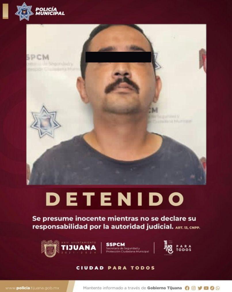 POLICIA MUNICIPAL ARRESTA A TRES SUJETOS QUE COLOCARON MANTA CON AMENAZA A FUNCIONARIOS MUNICIPALES. lasnoticias.info