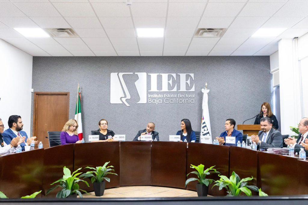 ENTREGA ALCALDESA MONTSERRAT CABALLERO CUENTAS CLARAS AL INSTITUTO ESTATAL ELECTORAL DE BC. lasnoticias.info