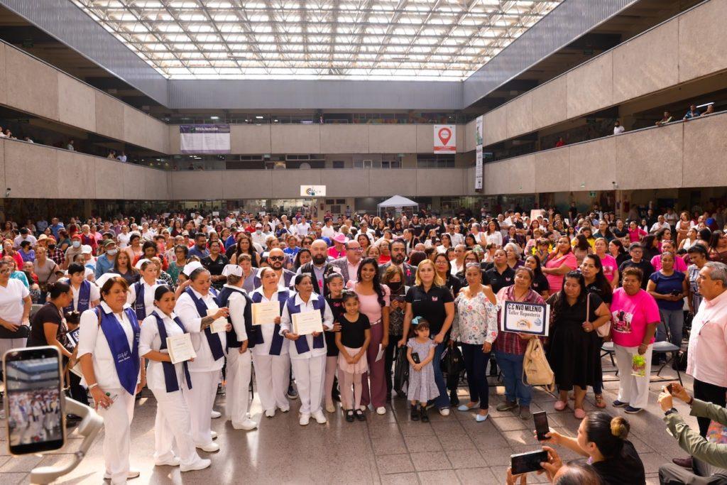 MONTSERRAT CABALLERO ENTREGA CONSTANCIAS A TIJUANENSES QUE CONCLUYERON CURSOS GRATUITOS EN CENTROS COMUNITARIOS. lasnoticias.info