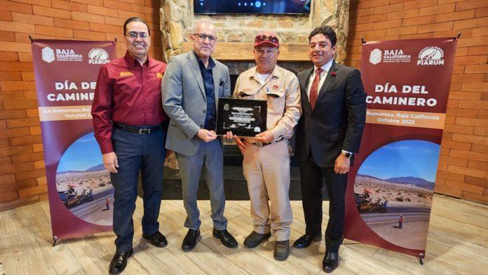 RECIBE PERSONAL DEL FIARUM RECONOCIMIENTO POR AÑOS DE SERVICIO. lasnoticias.info