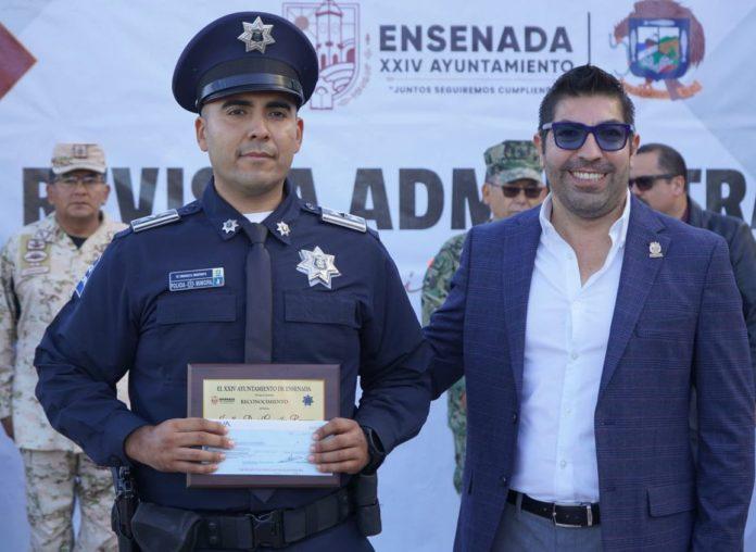 ENTREGA ARMANDO AYALA 100 CHALECOS BALÍSTICOS A POLICÍAS MUNICIPALES. lasnoticias.info