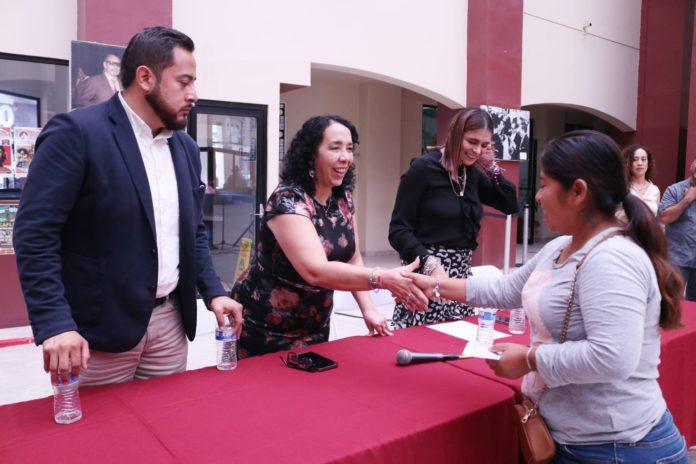 Entrega Araceli Brown 31 estímulos económicos a emprendedores rosaritenses. lasnoticias.info