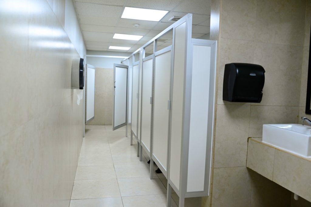 GOBIERNO DE MONTSERRAT CABALLERO INAUGURA BAÑO NEUTRO EN PALACIO MUNICIPAL. lasnoticias.info