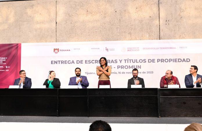 ALCALDESA MONTSERRAT CABALLERO RESPONDE A LA CIUDADANÍA CON ENTREGA DE ESCRITURAS Y TÍTULOS DE PROPIEDAD. lasnoticias.info