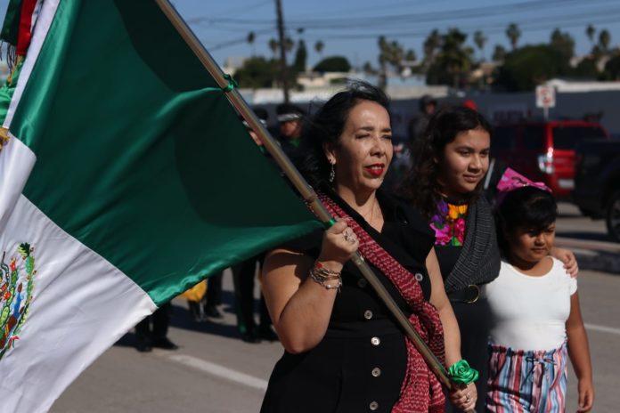 Encabeza Araceli Brown desfile de la Revolución Mexicana. lasnoticias.info