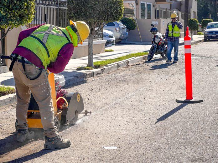 REPONE CESPE TUBERÍA DE AGUAS RESIDUALES EN BULEVAR BUCANEROS. lasnoticias.info