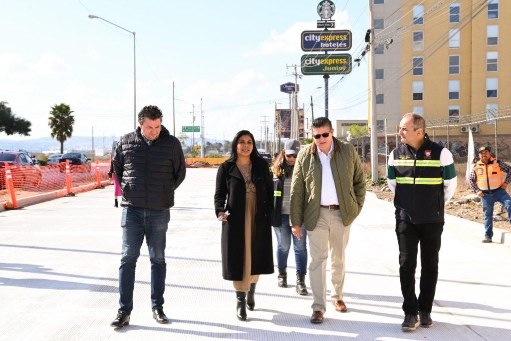 SUPERVISA ALCALDESA MONTSERRAT CABALLERO CONSTRUCCIÓN DE CARRIL LENTO EN BLVD. LÁZARO CÁRDENAS. laasnoticias.info