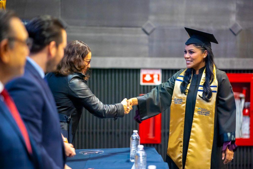 CONCLUYE MONTSERRAT CABALLERO LA MAESTRÍA EN GOBIERNO Y POLÍTICAS PÚBLICAS. lasnoticias.info