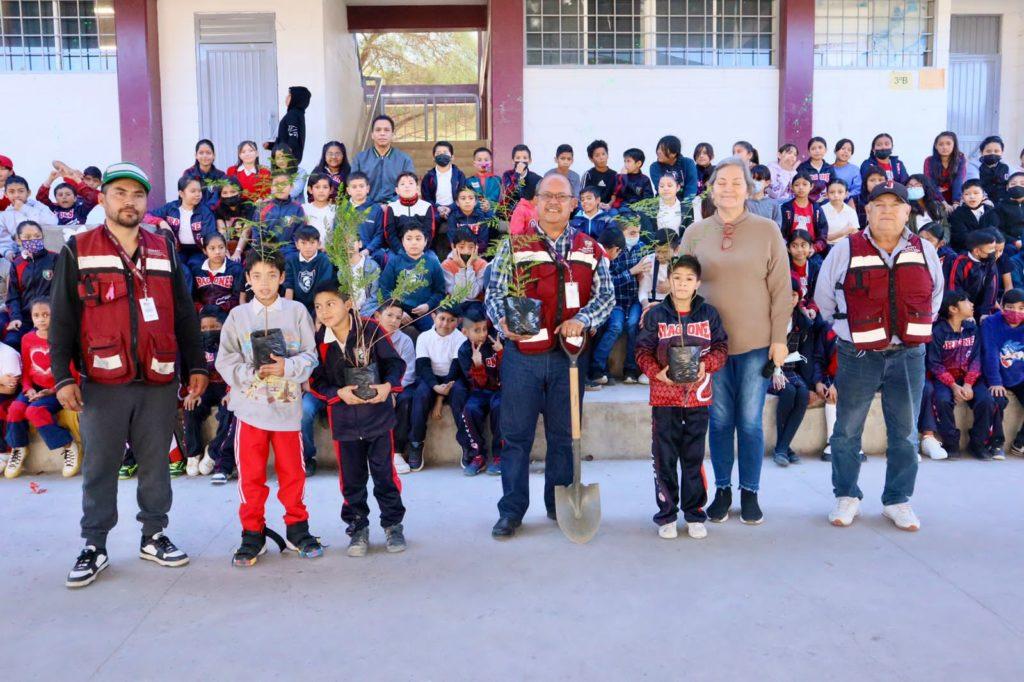 REFORESTÓ SIMPATT PRIMARIA EN URBI VILLA DEL PRADO. lasnoticias.info