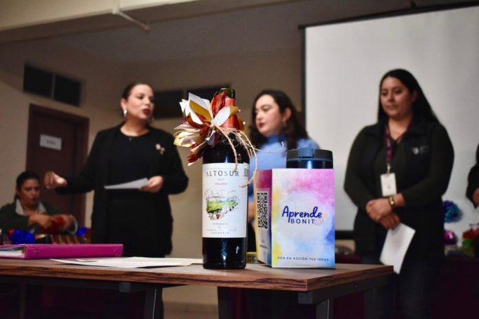INSTITUTO DE LA MUJER PROMOVIÓ ESPÍRITU NAVIDEÑO CON TALLER DE ENVOLTURA DE REGALOS. lasnoticias.info
