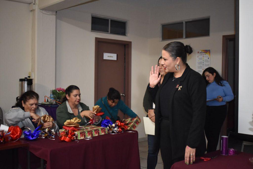 INSTITUTO DE LA MUJER PROMOVIÓ ESPÍRITU NAVIDEÑO CON TALLER DE ENVOLTURA DE REGALOS. lasnoticias.info