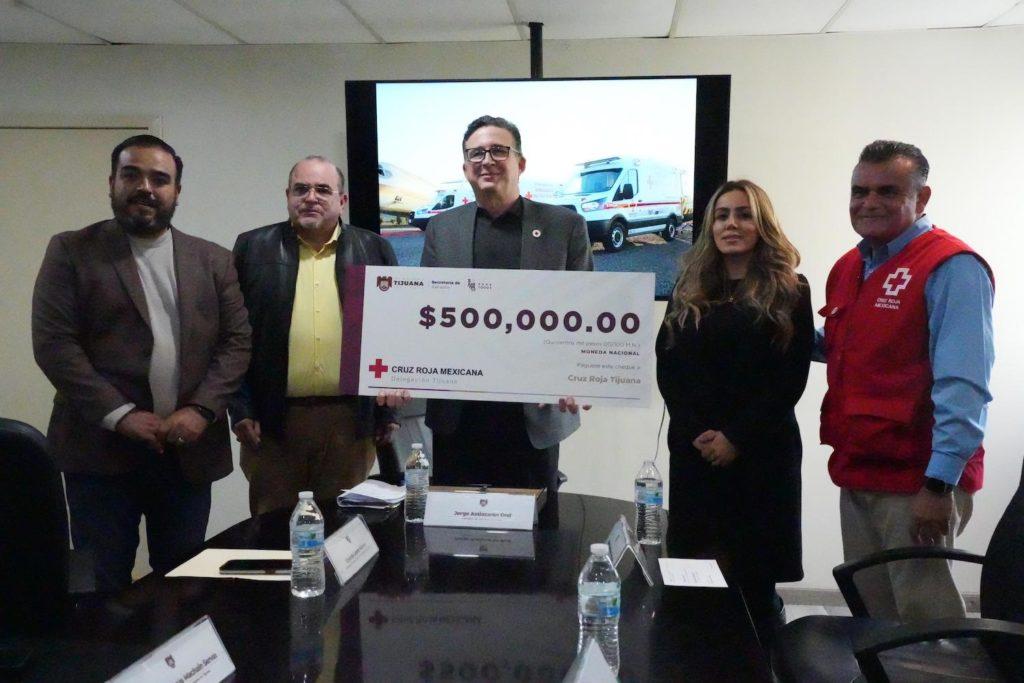 GOBIERNO DE MONTSERRAT CABALLERO DONÓ EN DICIEMBRE 500 MIL PESOS Y UNA AMBULANCIA A CRUZ ROJA TIJUANA. lasnoticias.info