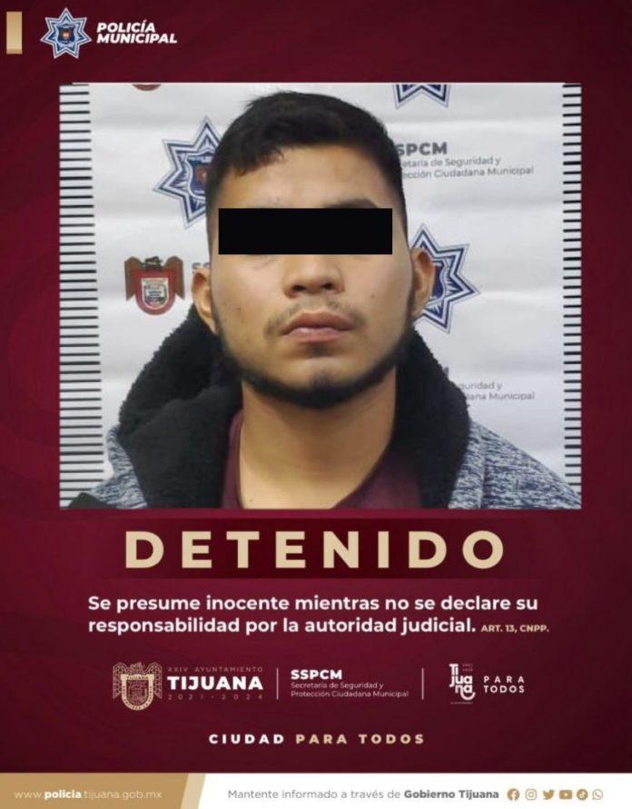 POLICÍA MUNICIPAL DETIENE A TRAFICANTE DE PERSONAS CON 15 MIGRANTES DE ORIENTE MEDIO. lasnoticias.info