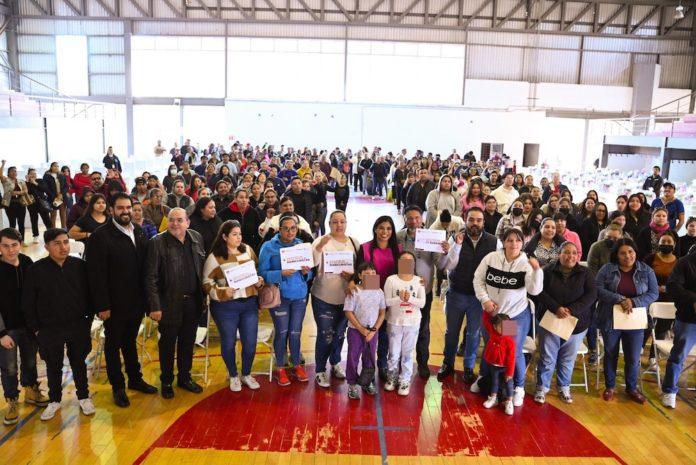 MONTSERRAT CABALLERO ENTREGA 272 KITS A EMPRENDEDORES EN EL ÁREA DE BELLEZA. lasnoticias.info