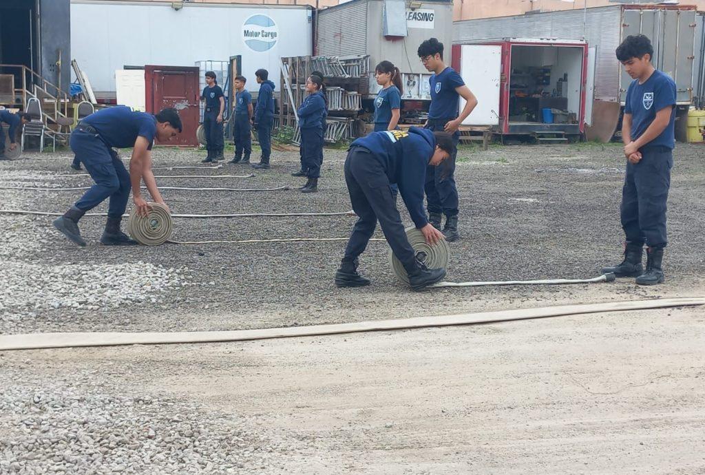 JÓVENES DE LA POLICÍA JUVENIL RECIBEN CAPACITACIÓN PREVENTIVA SOBRE INCENDIOS EN EL HOGAR. lasnoticias.info