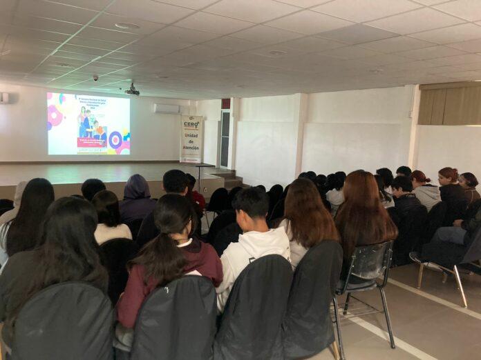 OFRECE JSST PLÁTICAS A ESTUDIANTES DE PREPARATORIA DURANTE LA OCTAVA SEMANA NACIONAL DE SALUD SEXUAL Y REPRODUCTIVA PARA ADOLESCENTES. lasnoticias.info