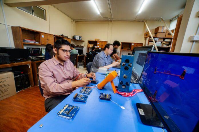 IMPULSA GOBIERNO DEL ESTADO INDUSTRIA DE SEMICONDUCTORES CON CIEN BECAS DE CAPACITACIÓN A PERSONAL DOCENTE. lasnoticias.info
