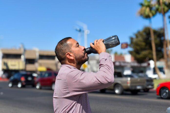 PIDE ISSSTECALI A SU DERECHOHABIENCIA A HIDRATARSE DE MANERA CONSTANTE DURANTE TEMPORADA DE CALOR. lasnoticias.info PIDE ISSSTECALI A SU DERECHOHABIENCIA A HIDRATARSE DE MANERA CONSTANTE DURANTE TEMPORADA DE CALOR. lasnoticias.info