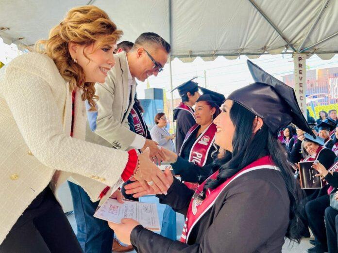 EGRESA PRIMERA GENERACIÓN DE PREPARATORIA ABIERTA DE PILARES DEL SISTEMA DIF BAJA CALIFORNIA. lasnoticias.info