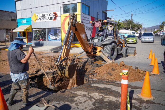 ATIENDE CESPE FUGA DE AGUA POTABLE EN CALZADA DE LAS ÁGUILAS. lasnoticias.info