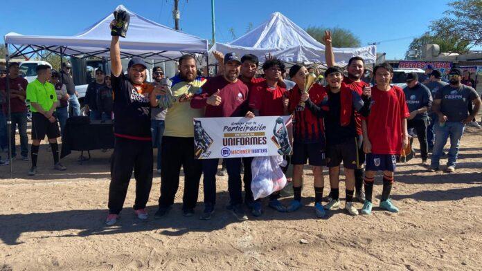 COMUNIDAD DEPORTIVA DE LA COLONIA HIDALGO Y CESPM REACTIVAN ÁREAS DEPORTIVAS CON TRABAJO Y FÚTBOL lasnoticias.info