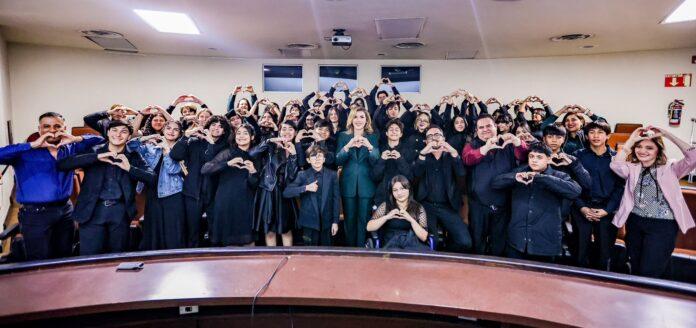 IMPULSA GOBERNADORA MARINA DEL PILAR A ESTUDIANTES MEXICALENSES RUMBO A FESTIVAL MUSICAL EN LONDRES. lasnoticias.info