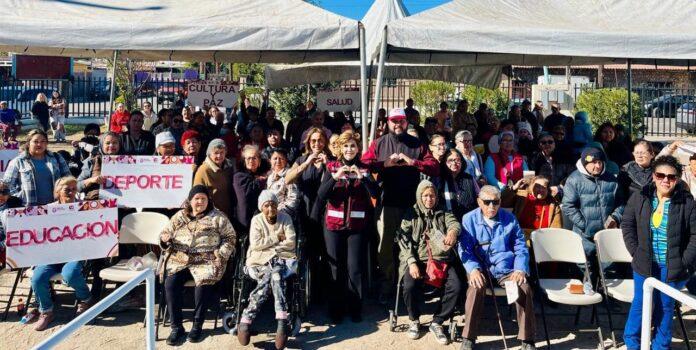 ENCABEZA MAVIS OLMEDA ASAMBLEA COMUNITARIA EN EL CDF BAJA CALIFORNIA. lasnoticias.info