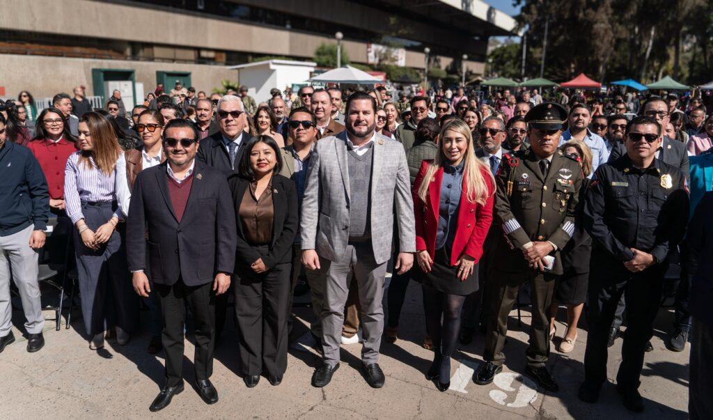 Encabeza Ismael Burgueño ceremonia del Día de la Bandera. lasnoticias.info