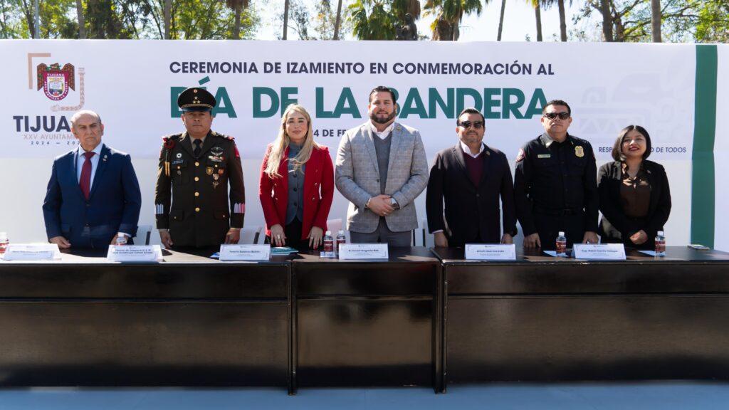 Encabeza Ismael Burgueño ceremonia del Día de la Bandera. lasnoticias.info