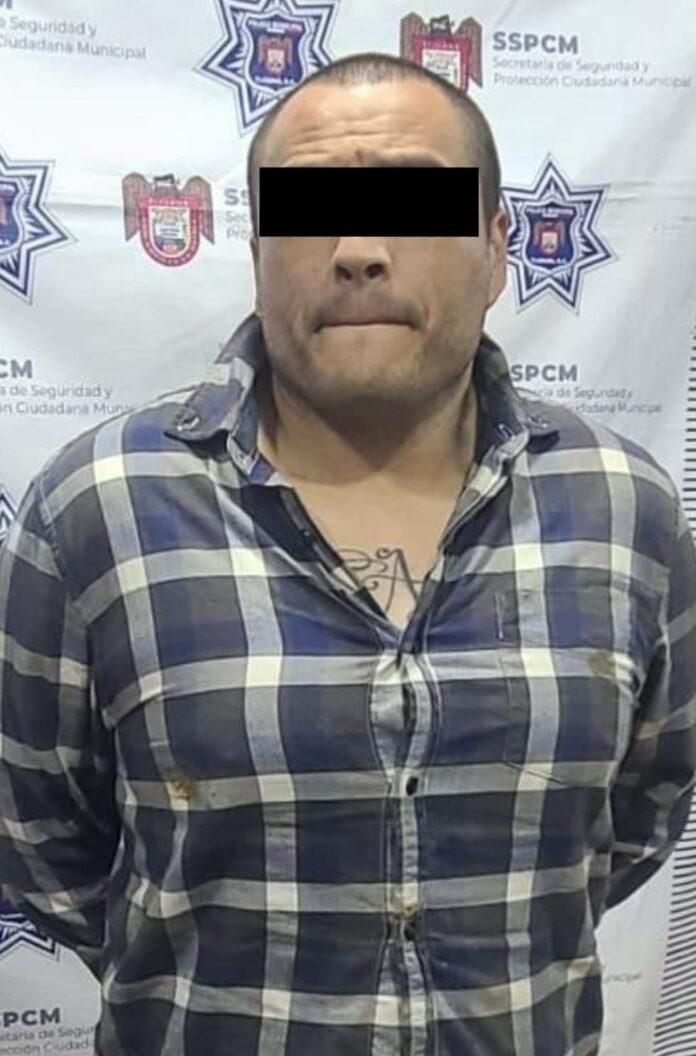 Detiene Policía Municipal a sujeto en posesión de un fusil de asalto y vehículo robado