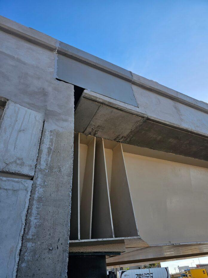 REALIZA SIDURT REINSTALACIÓN DE PIEZA DAÑADA POR VANDALISMO EN DISTRIBUIDOR VIAL LÁZARO CÁRDENAS Y CARRANZA.lasnoticias.info