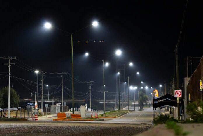 Repara XXV Ayuntamiento de Tijuana luminarias en bulevar 2000.lasnoticias.info