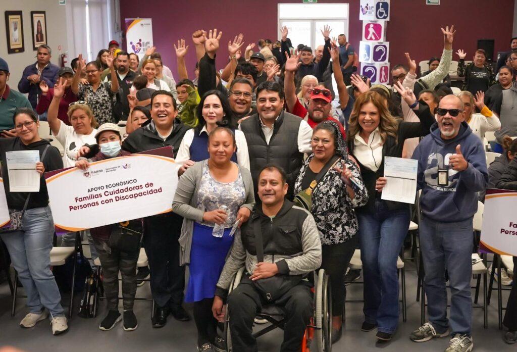 Entrega XXV Ayuntamiento de Tijuana apoyos a cuidadores de personas con discapacidad.lasnoticias.info