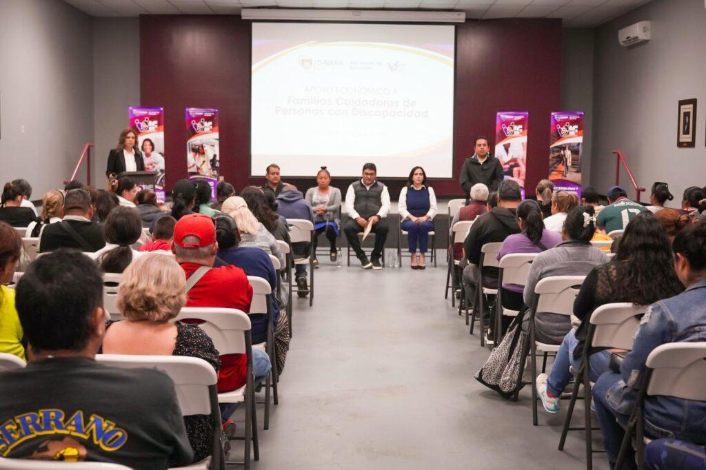 Entrega XXV Ayuntamiento de Tijuana apoyos a cuidadores de personas con discapacidad.lasnoticias.info