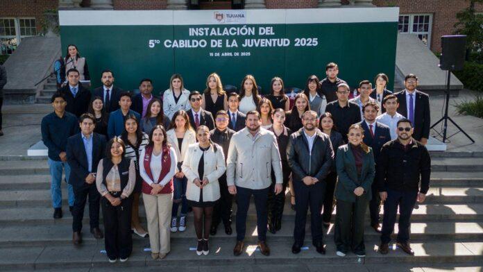 Toma protesta presidente Ismael Burgueño a integrantes del 5to Cabildo de la Juventud 2025