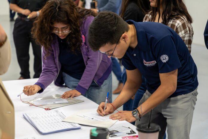 EXITOSA FERIA DE EMPLEO DE LA JUVENTUD CON PARTICIPACIÓN DE ESTUDIANTES Y AMPLIA OFERTA LABORAL.lasnoticias.info