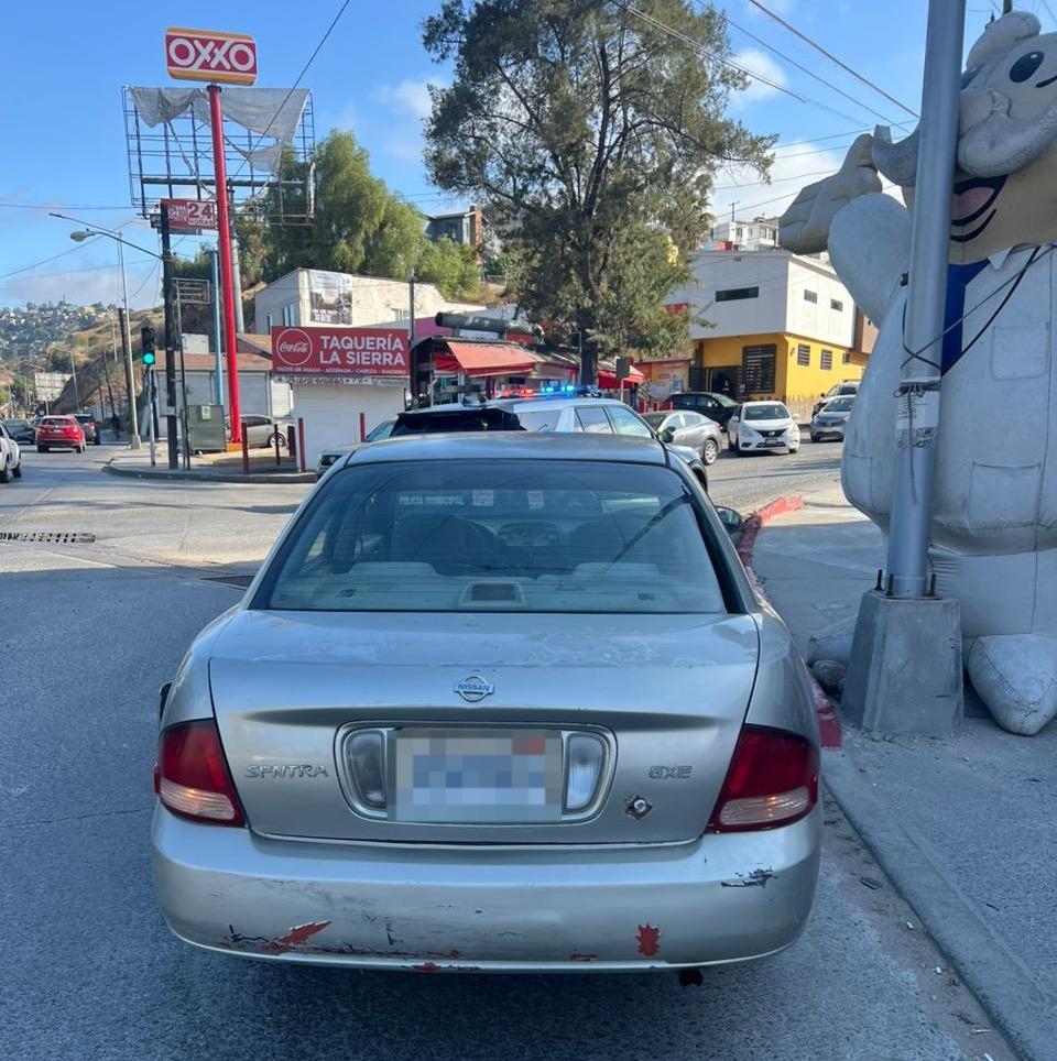 Asegura Policía Municipal a persona con sustancias prohibidas y vehículo de interés en investigación .lasnoticias.info