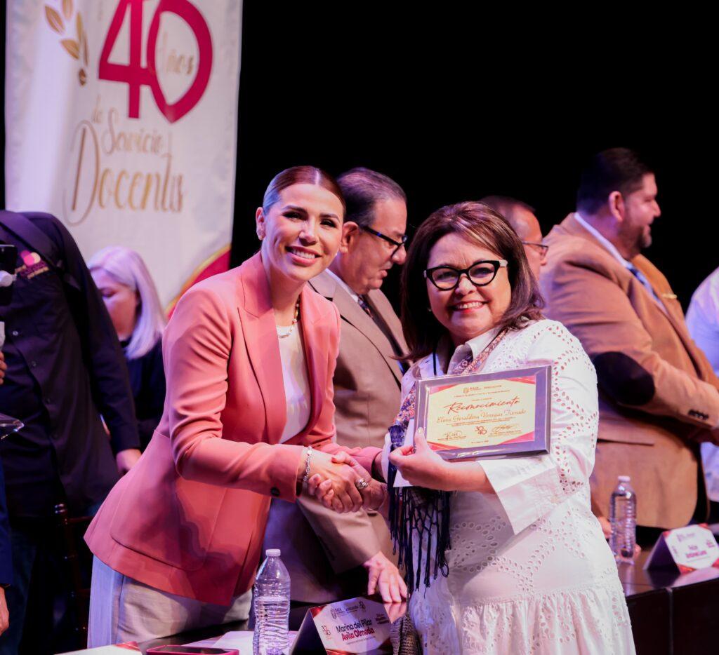 RECONOCE GOBERNADORA MARINA DEL PILAR ENTREGA DEL MAGISTERIO CON APOYOS QUE HONRAN SU TRAYECTORIA.lasnoticias.info