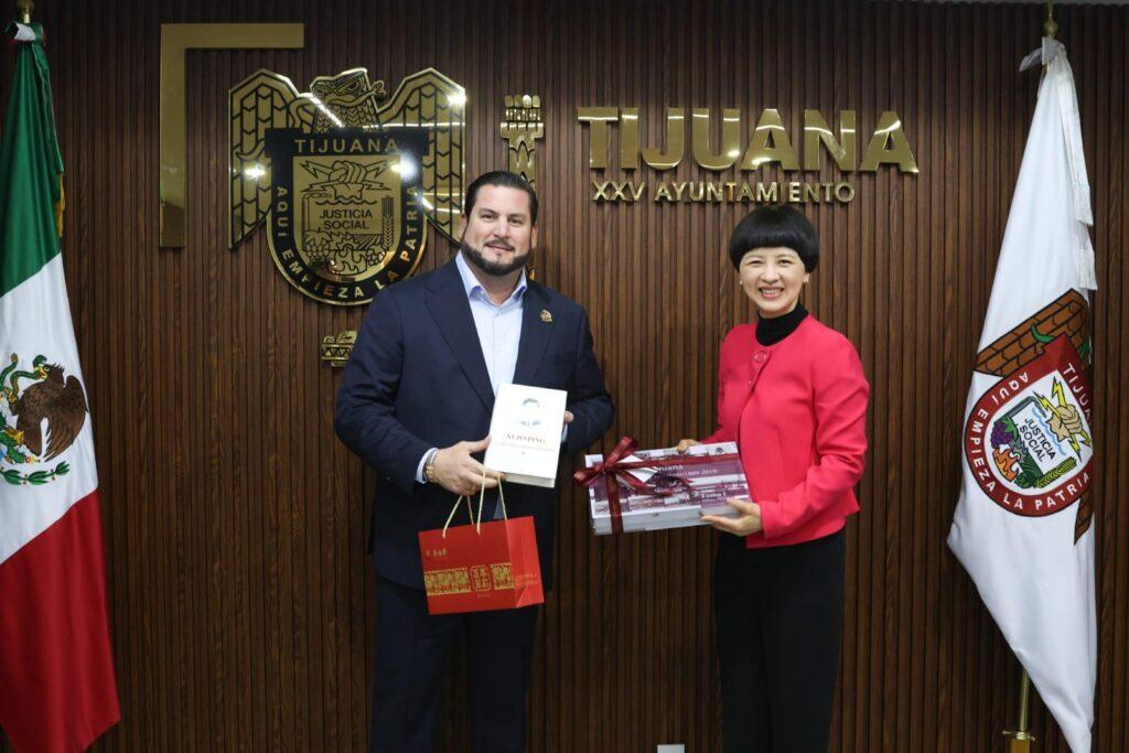 Recibe Ismael Burgueño visita de la Cónsul General de la República Popular China en Tijuana, Fu Xinrong.lasnoticias.info
