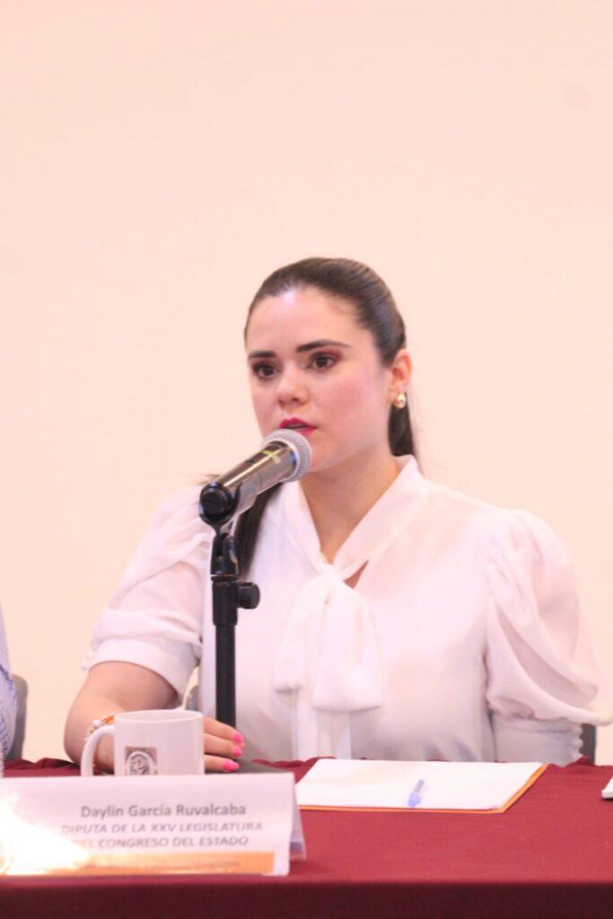 DIPUTADA DAYLÍN GARCÍA IMPULSA ESFUERZOS CONJUNTOS PARA SANEAR Y RECUPERAR LOS DRENES URBANOS.lasnoticias.info