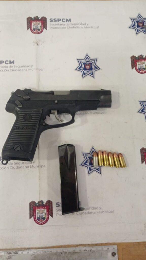 Detenido sujeto armado tras agredir a elemento de la Policía Municipal en una intervención.lasnoticias.info