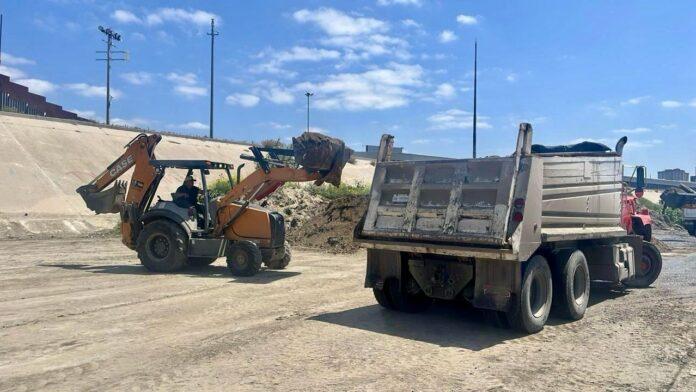 Realiza XXV Ayuntamiento de Tijuana trabajos de limpieza en la canalización del río Tijuana